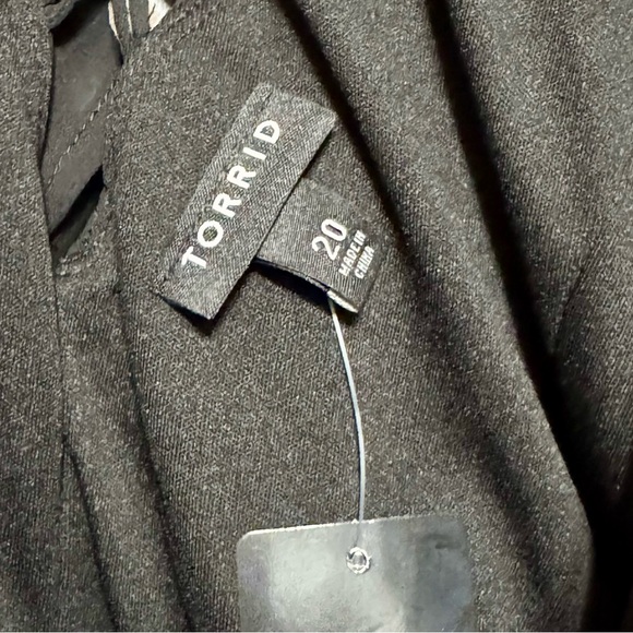 Torrid NEW Chiffon Ruffle Surplice Neckline Floral Metallic Back Lace Up Dress - Picture 12 of 14